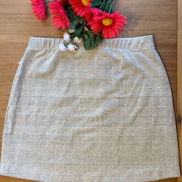 Vylette Faux Wrap Black and White Checkered Stretch Skirt Juniors Size Large - Picture 6 of 12